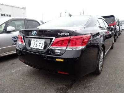 Toyota CROWN  с аукциона в Японии