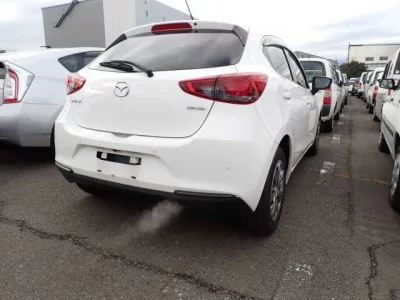 Mazda MAZDA2  с аукциона в Японии