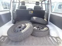 Mazda BONGO VAN лот № 164 оценка 3  с аукциона в Японии 2