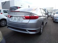 Honda GRACE лот № 182 оценка R  с аукциона в Японии 1