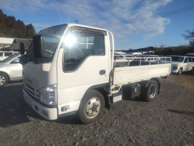 Isuzu ELF  с аукциона в Японии
