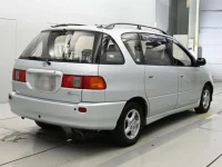 Toyota IPSUM лот № 30727 оценка 3.5  с аукциона в Японии 1
