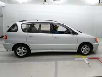 Toyota IPSUM лот № 30727 оценка 3.5  с аукциона в Японии 2