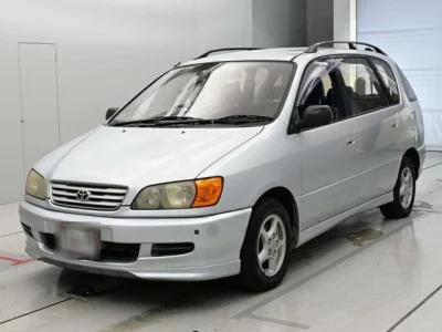 Toyota IPSUM  с аукциона в Японии