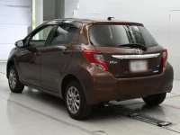 Toyota VITZ лот № 30741 оценка 3.5  с аукциона в Японии 5