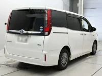 Toyota ESQUIRE лот № 30744 оценка RA  с аукциона в Японии 1