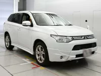 Mitsubishi OUTLANDER лот № 30752 оценка 3.5  с аукциона в Японии 4