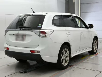 Mitsubishi OUTLANDER  с аукциона в Японии