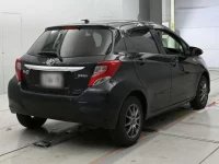Toyota VITZ лот № 30750 оценка 3.5  с аукциона в Японии 1