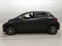 Toyota VITZ лот № 30750 оценка 3.5  с аукциона в Японии 3