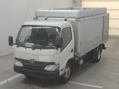 Toyota DYNA  с аукциона в Японии