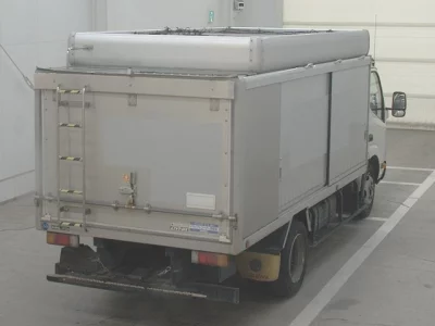 Toyota DYNA  с аукциона в Японии