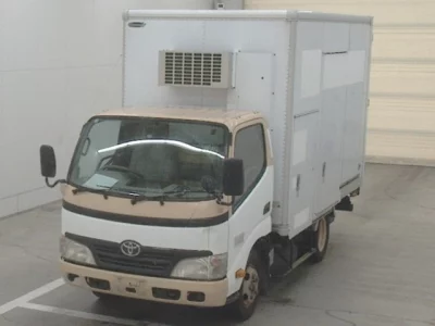 Toyota DYNA  с аукциона в Японии