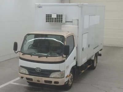 Toyota DYNA  с аукциона в Японии