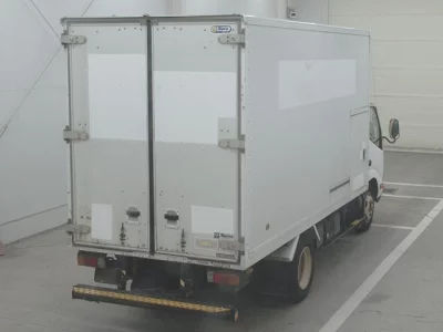 Toyota DYNA  с аукциона в Японии