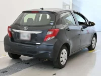 Toyota VITZ лот № 30799 оценка 3.5  с аукциона в Японии 1