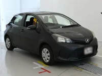 Toyota VITZ лот № 30799 оценка 3.5  с аукциона в Японии 4