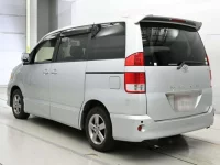 Toyota NOAH лот № 30807 оценка 4  с аукциона в Японии 5