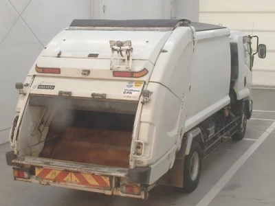 Isuzu FORWARD  с аукциона в Японии