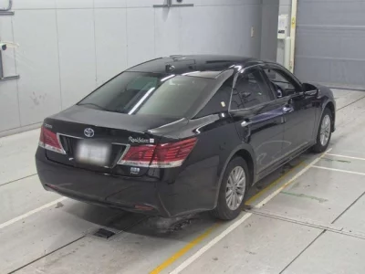 Toyota CROWN  с аукциона в Японии