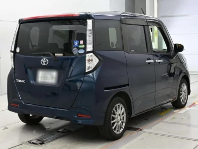 Toyota TANK