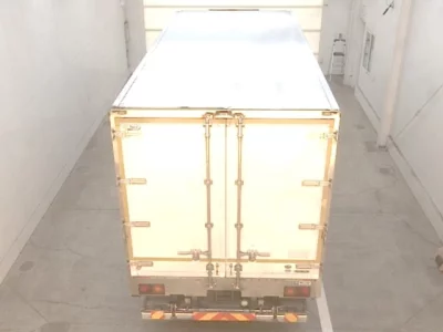 Isuzu FORWARD  с аукциона в Японии