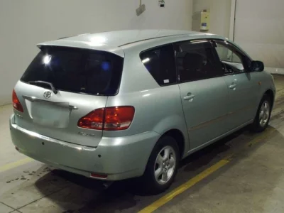 Toyota IPSUM  с аукциона в Японии