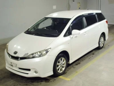 Toyota WISH  с аукциона в Японии