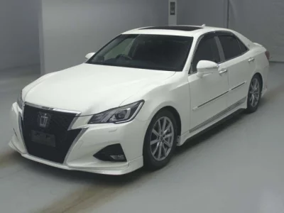 Toyota CROWN  с аукциона в Японии