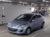 Mazda DEMIO лот № 824 оценка 3.5  с аукциона в Японии 3