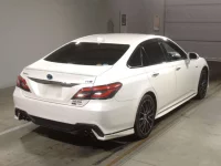 Toyota CROWN лот № 28 оценка 3.5  с аукциона в Японии 1