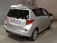 Toyota RACTIS лот № 7047 оценка 3.5  с аукциона в Японии 1