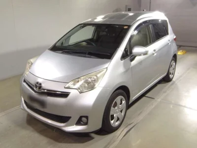 Toyota RACTIS  с аукциона в Японии