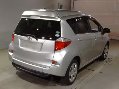 Toyota RACTIS  с аукциона в Японии