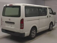 Toyota HIACE VAN лот № 85028 оценка RA  с аукциона в Японии 1