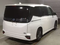 Toyota VOXY лот № 44 оценка RA  с аукциона в Японии 1