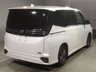 Toyota VOXY  с аукциона в Японии