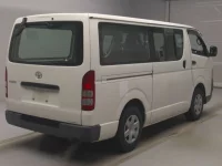Toyota HIACE VAN лот № 85031 оценка R  с аукциона в Японии 1