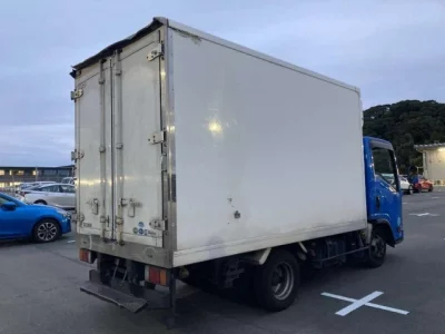 Isuzu ELF  с аукциона в Японии