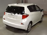 Toyota RACTIS лот № 7075 оценка 3  с аукциона в Японии 1