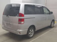 Toyota NOAH лот № 70071 оценка R  с аукциона в Японии 1