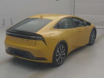 Toyota PRIUS PHV  с аукциона в Японии