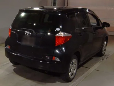 Toyota RACTIS  с аукциона в Японии
