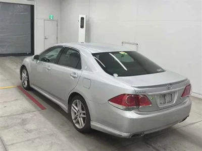 Toyota CROWN  с аукциона в Японии
