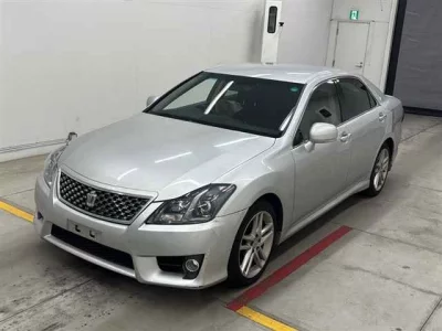 Toyota CROWN  с аукциона в Японии