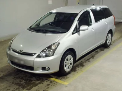 Toyota WISH  с аукциона в Японии
