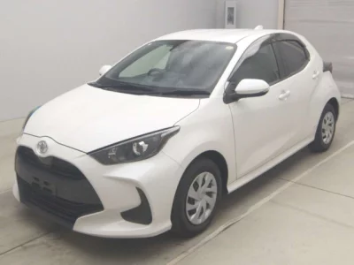 Toyota YARIS  с аукциона в Японии
