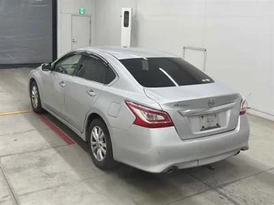 Nissan TEANA  с аукциона в Японии