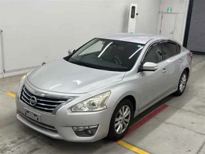 Nissan TEANA  с аукциона в Японии
