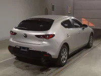 Mazda MAZDA3 лот № 105 оценка R  с аукциона в Японии 1